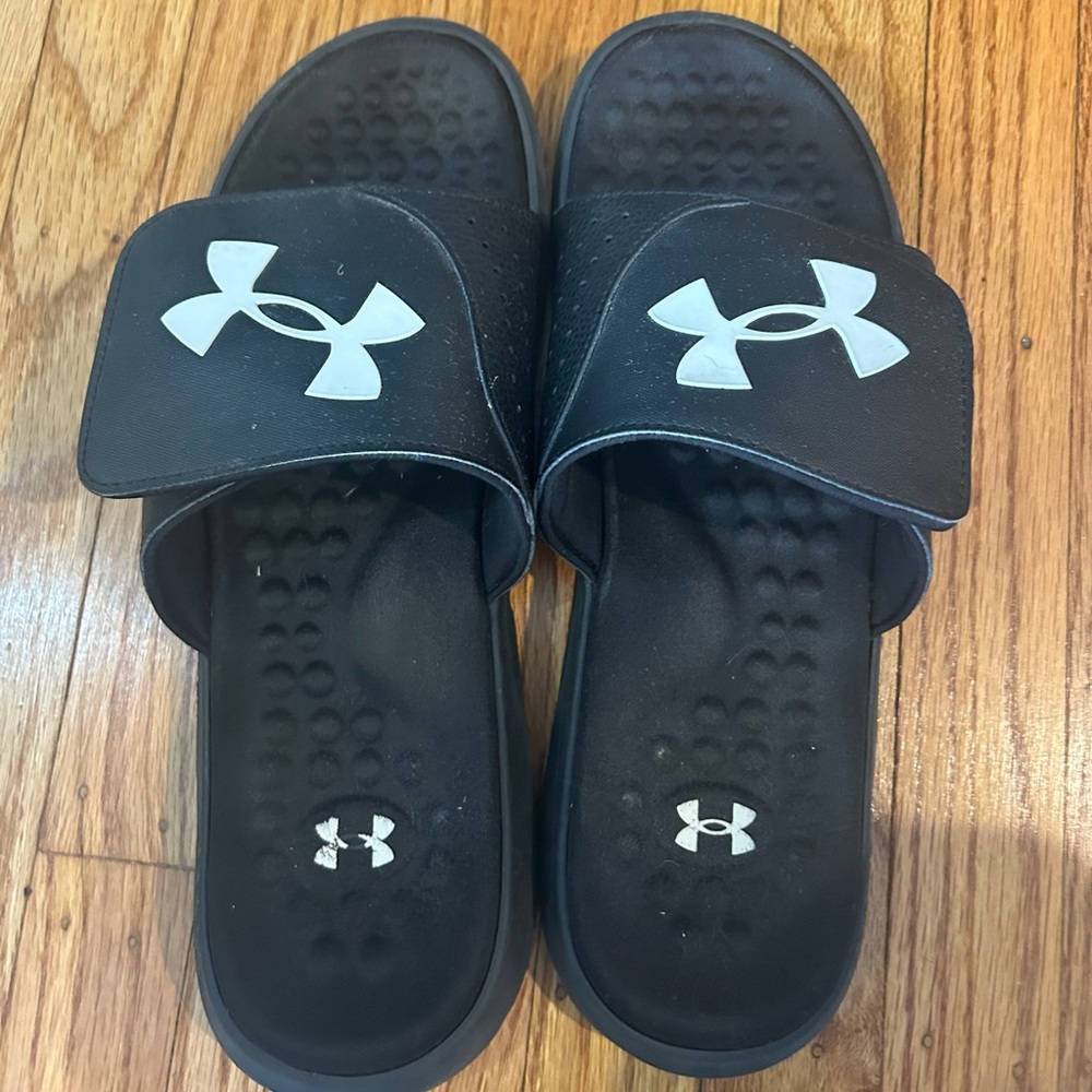 Men’s Under Armour adjustable slides